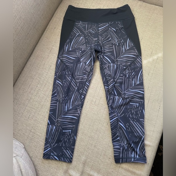 Patagonia women Black and Blue Leggings size Medium - Picture 2 of 5